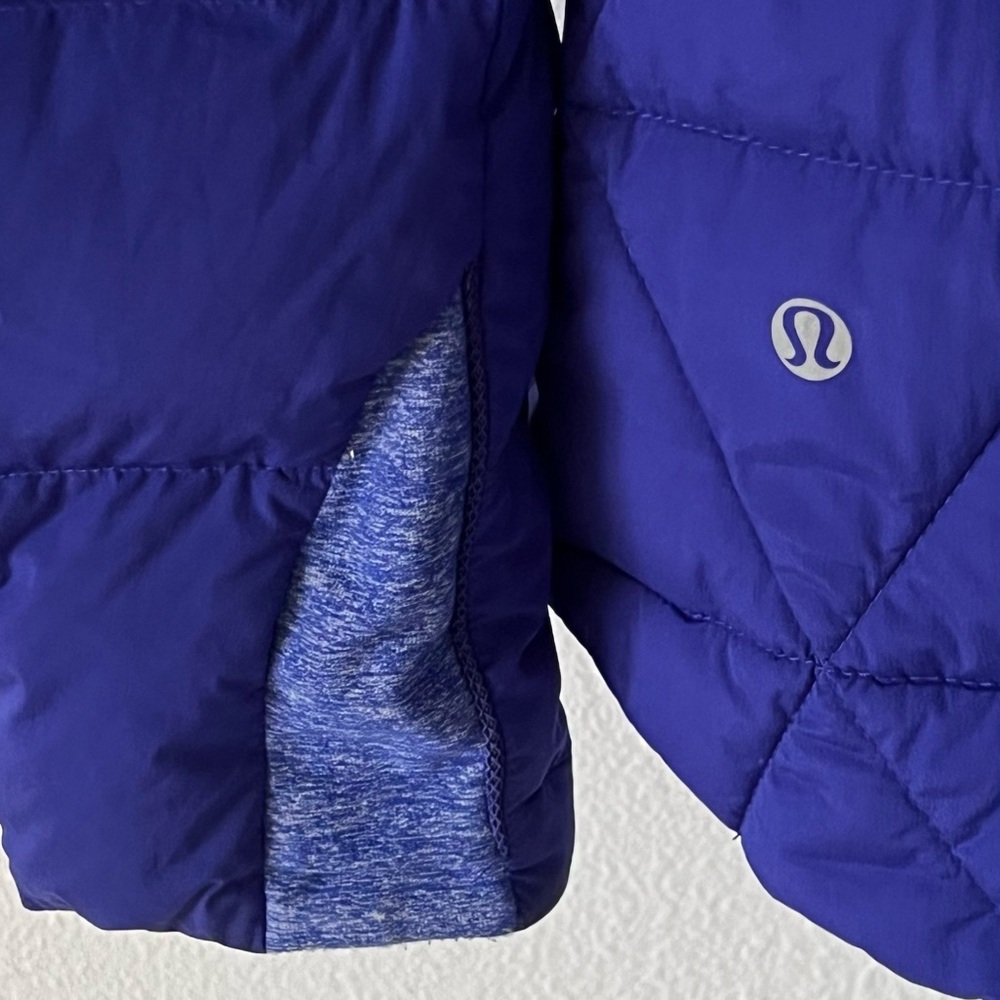 Lululemon Fluffed Up Down Jacket in Pigment Blue Size 10 - Picture 9 of 15